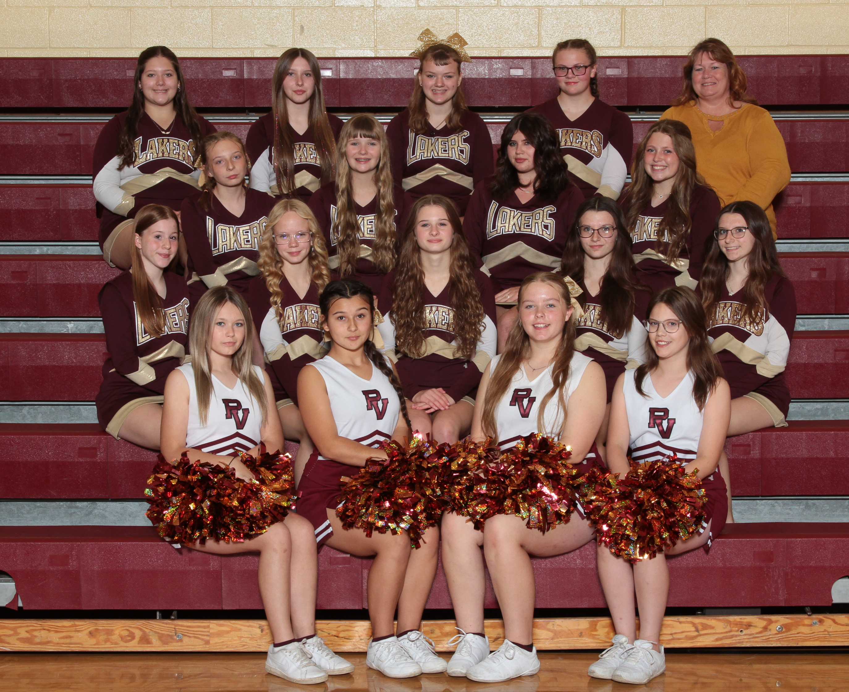 jr high cheerleaders